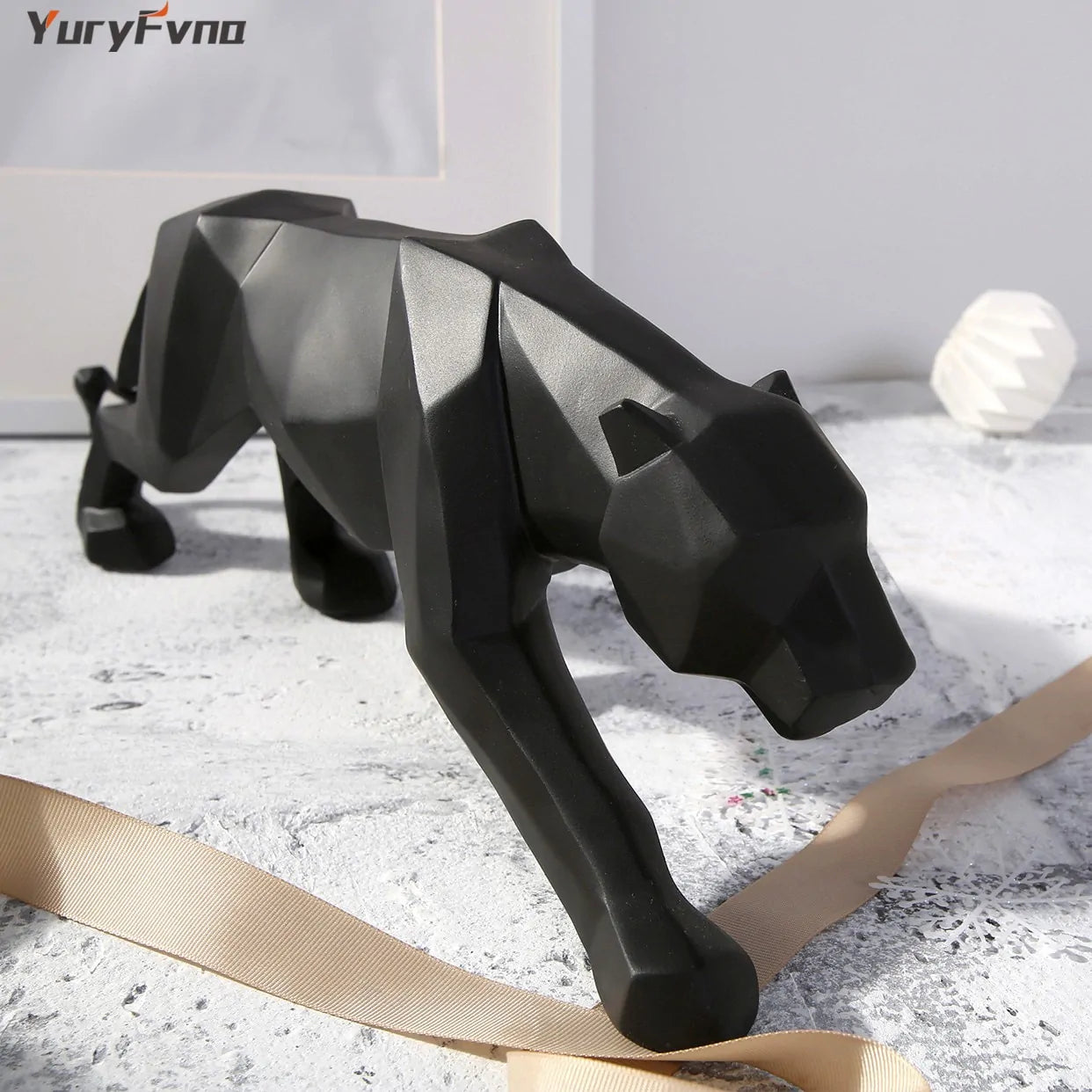 Chic Resin Leopard Sculpture: Stylish Home Office Accent